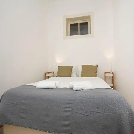 Vintage W/ Terrace Appartamento