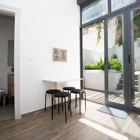 Vintage W/ Terrace * Lisbona