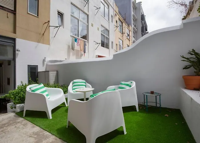 Apartment Vintage W/ Terrace Lisbon