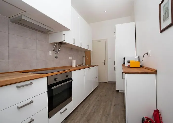 Apartment Vintage W/ Terrace Lisbon