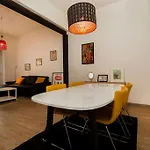 Appartement Vintage W/ Terrace